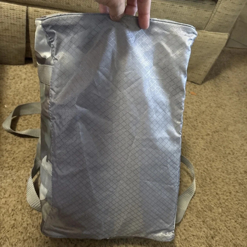 Thirty-One Soft Duffle Bag Green Camo Strap And Handles
